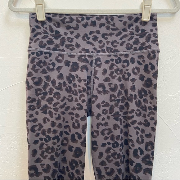 VARLEY CENTURY GREY CHEETAH LEOPARD ANIMAL PRINT CROPPED HIGH RISE LEGGINGS - Picture 5 of 16